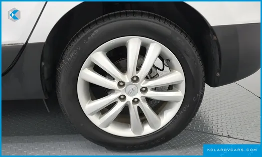 HYUNDAI TUCSON DIESEL 2WD LX20