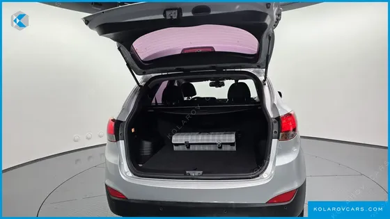 HYUNDAI TUCSON DIESEL 2WD LX20