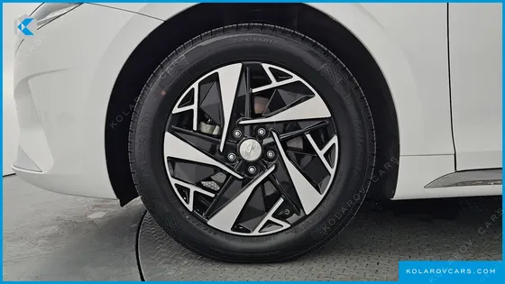 HYUNDAI GRANDEUR LE BLANC