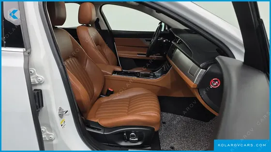 JAGUAR XF 25T PORTFOLIO