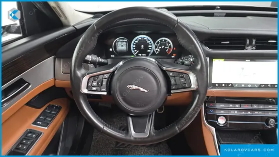 JAGUAR XF 25T PORTFOLIO