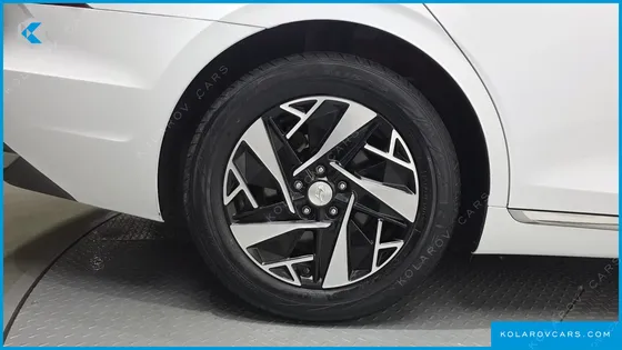HYUNDAI GRANDEUR LE BLANC