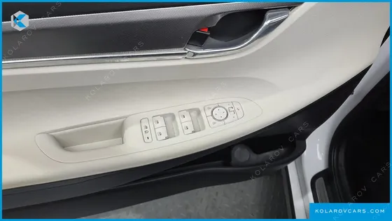 HYUNDAI GRANDEUR LE BLANC