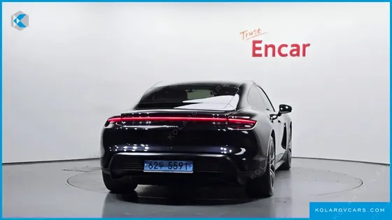 PORSCHE TAYCAN BASE