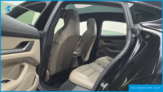 PORSCHE TAYCAN BASE
