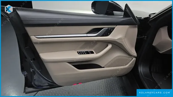 PORSCHE TAYCAN BASE