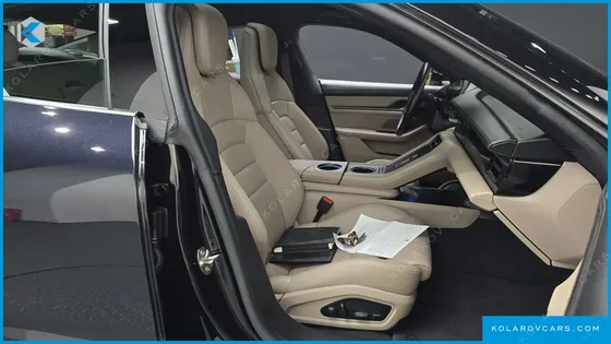 PORSCHE TAYCAN BASE