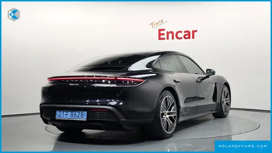 PORSCHE TAYCAN BASE