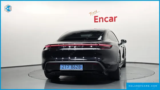 PORSCHE TAYCAN BASE