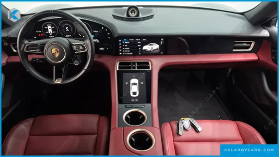 PORSCHE TAYCAN BASE