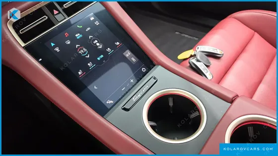 PORSCHE TAYCAN BASE