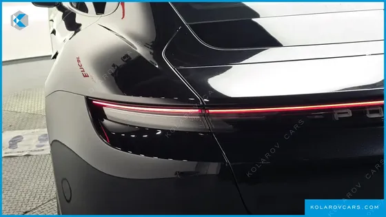 PORSCHE TAYCAN BASE