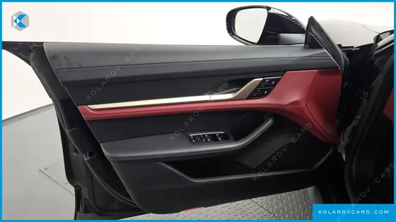 PORSCHE TAYCAN BASE