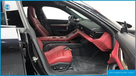 PORSCHE TAYCAN BASE