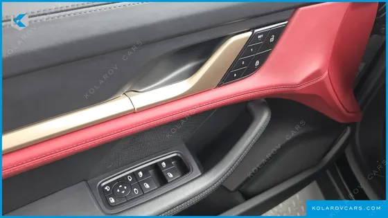 PORSCHE TAYCAN BASE