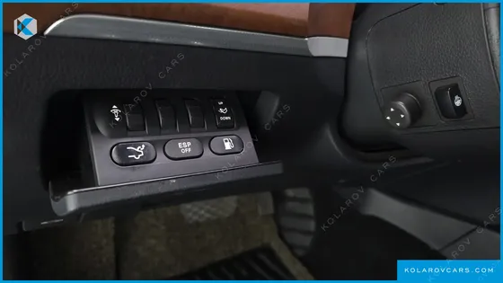 KGM - SSANGYONG CHAIRMAN CW600
