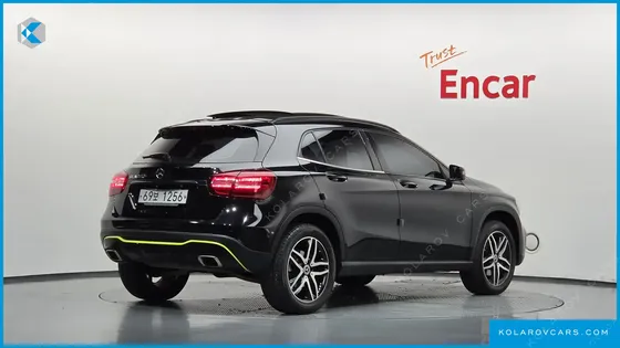 MERCEDES GLA-CLASS GLA220 PREMIUM