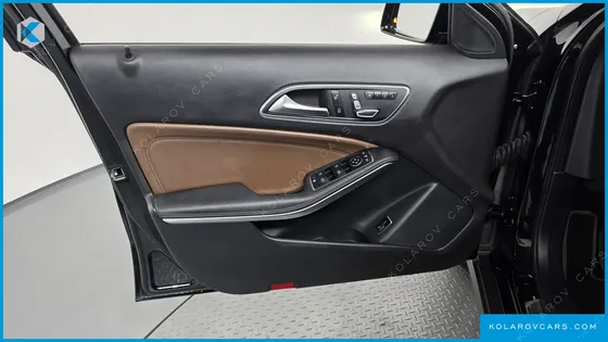 MERCEDES GLA-CLASS GLA220 PREMIUM