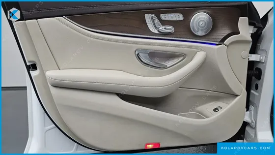 MERCEDES E-CLASS E300 4MATIC EXCLUSIVE