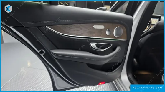 MERCEDES E-CLASS E300 4MATIC EXCLUSIVE