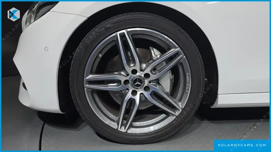 MERCEDES E-CLASS E300 AMG LINE