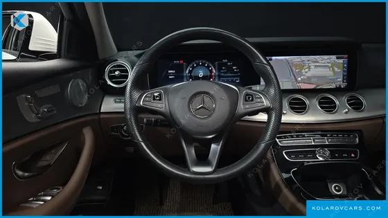 MERCEDES E-CLASS E300 AMG LINE