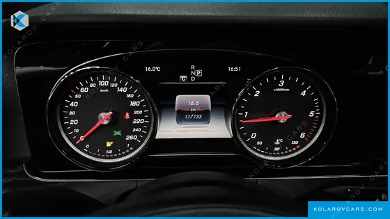 MERCEDES E-CLASS E220D AVANTGARDE