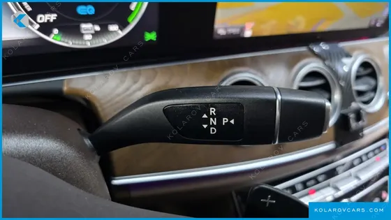 MERCEDES E-CLASS E300E EXCLUSIVE