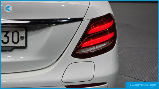 MERCEDES E-CLASS E300E EXCLUSIVE