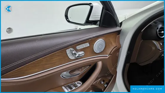 MERCEDES E-CLASS E300E EXCLUSIVE