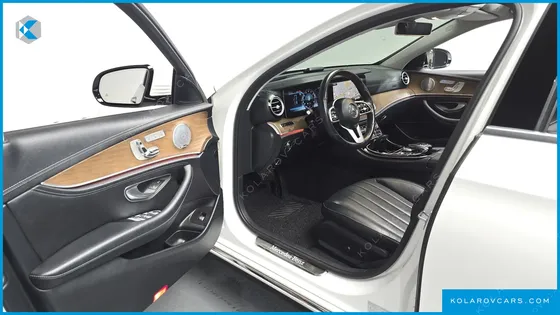 MERCEDES E-CLASS E300 4MATIC EXCLUSIVE