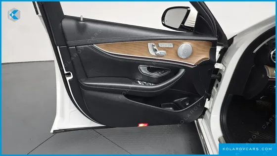 MERCEDES E-CLASS E300 4MATIC EXCLUSIVE