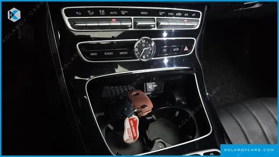 MERCEDES E-CLASS E300 4MATIC EXCLUSIVE
