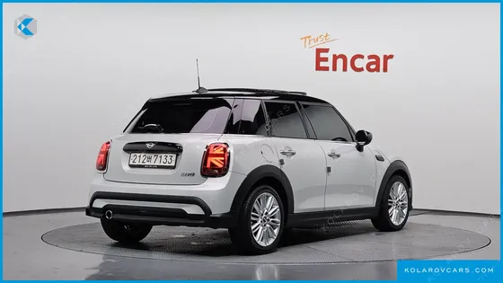 MINI COOPER 5-DOOR CLASSIC PLUS