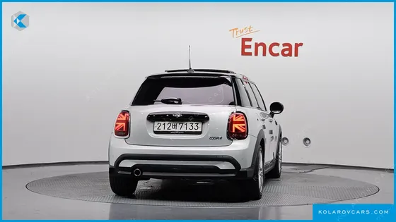 MINI COOPER 5-DOOR CLASSIC PLUS