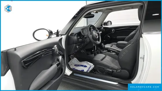 MINI COOPER CLASSIC PLUS LAUNCH PACK