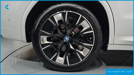 BMW IX3 M SPORTS