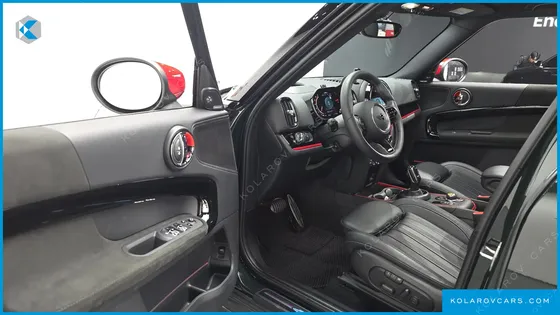 MINI COUNTRYMAN JCW LAUNCH PACK