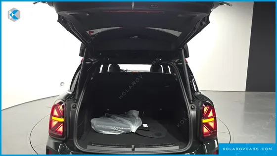 MINI COUNTRYMAN JCW LAUNCH PACK