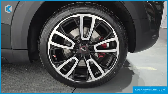 MINI COUNTRYMAN JCW LAUNCH PACK