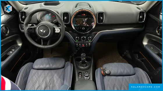 MINI COUNTRYMAN ALL4 CLASSIC LAUNCH PACK
