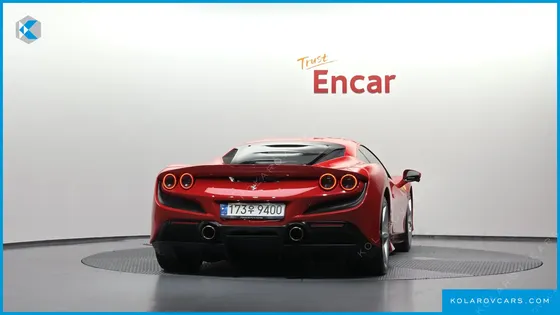 FERRARI F8 3.9 V8