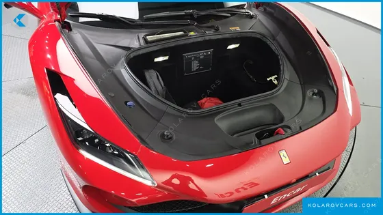 FERRARI F8 3.9 V8