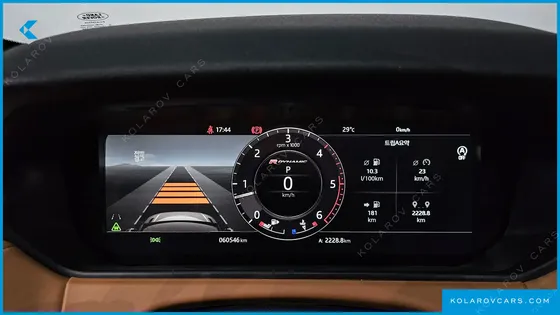 LAND ROVER RANGE ROVER VELAR 3.0 D300 R-DYNAMIC HSE