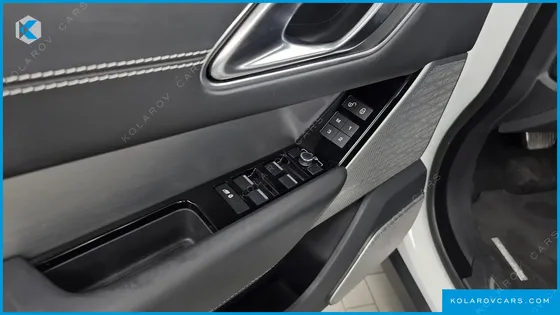 LAND ROVER RANGE ROVER VELAR 3.0 D300 R-DYNAMIC HSE