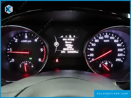 KIA CARNIVAL 7-SEATER LIMOUSINE