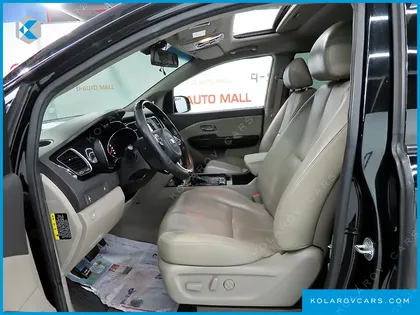 KIA CARNIVAL 7-SEATER LIMOUSINE