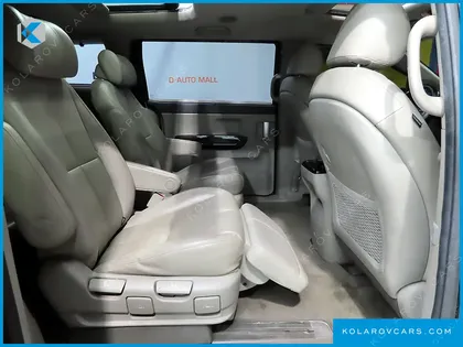 KIA CARNIVAL 7-SEATER LIMOUSINE