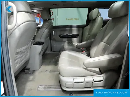 KIA CARNIVAL 7-SEATER LIMOUSINE