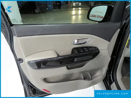 KIA CARNIVAL 7-SEATER LIMOUSINE